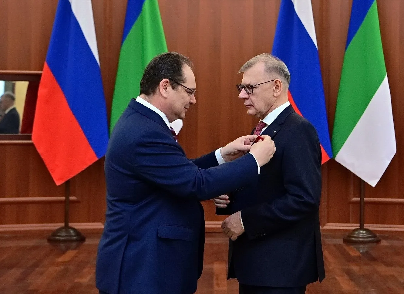 Глава Республики Коми вручил жителям республики государственные награды. Торжественная ...