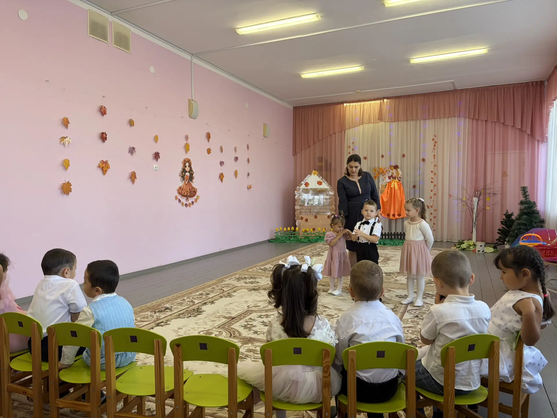 В гости к ребятам заглянула Золотая Осень!