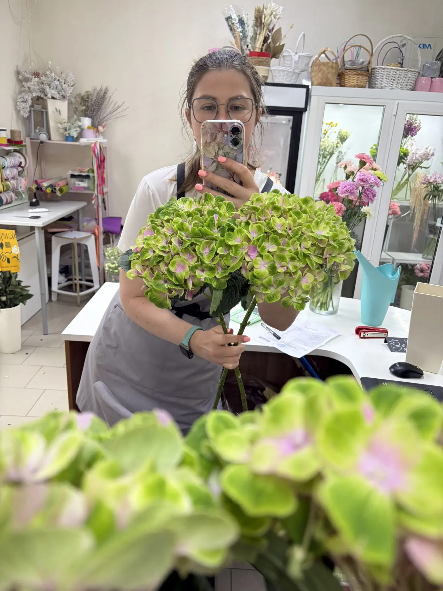 Как устоять ?! 

У меня нет ответа 😃

🌿Гортензия розово-зеленая 
-.900 за шт 

🌿Эустома Алиса куч