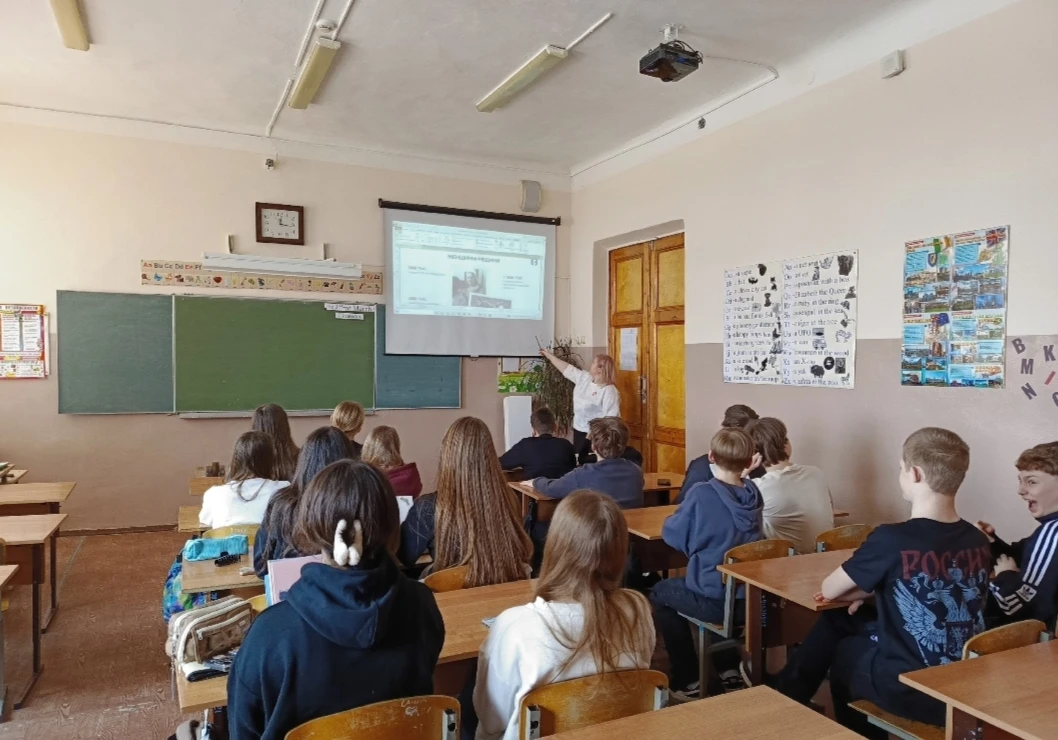 ЖЕНЩИНЫ НА ВОЙНЕ И В ТЫЛУ  ✨2 марта 2026 года советник директора по воспитанию Любовь Сергеевна Глад