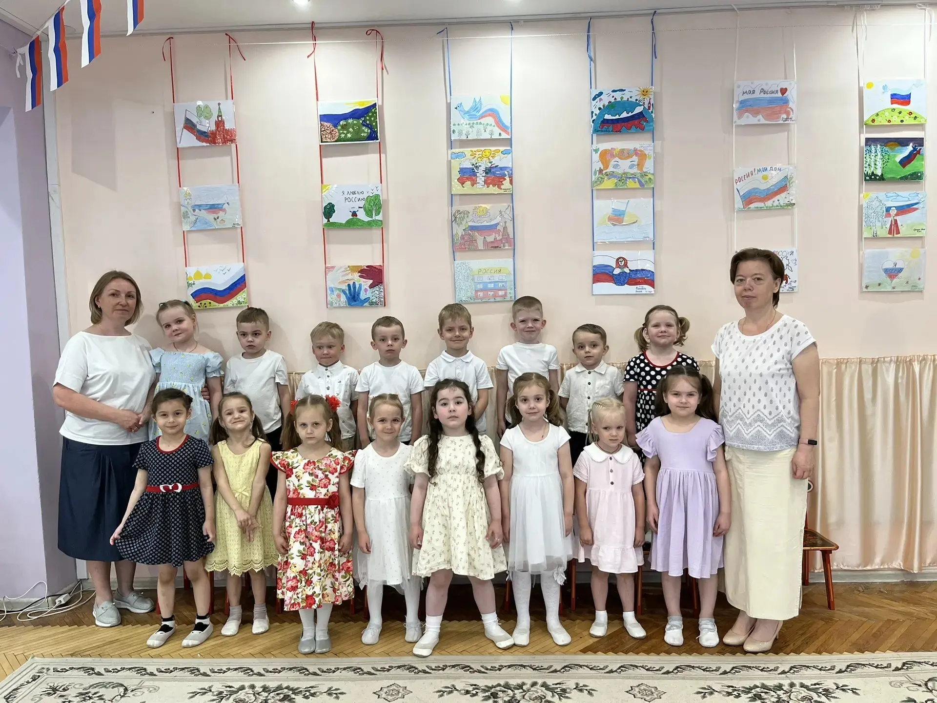 🇷🇺 В преддверии Дня России в ДО «Золушка» прошли тематические досуги, посвящённые этому важному пр