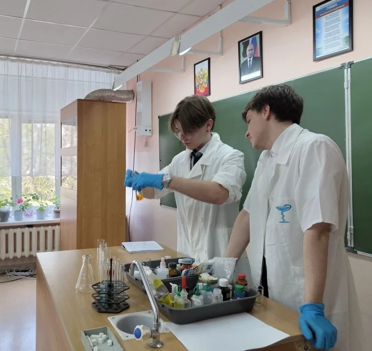 Школа №3: День наоборот 🔄 ‎ ‎27 апреля мы забыли о привычных ролях. Кто сказал, что ребёнок не может