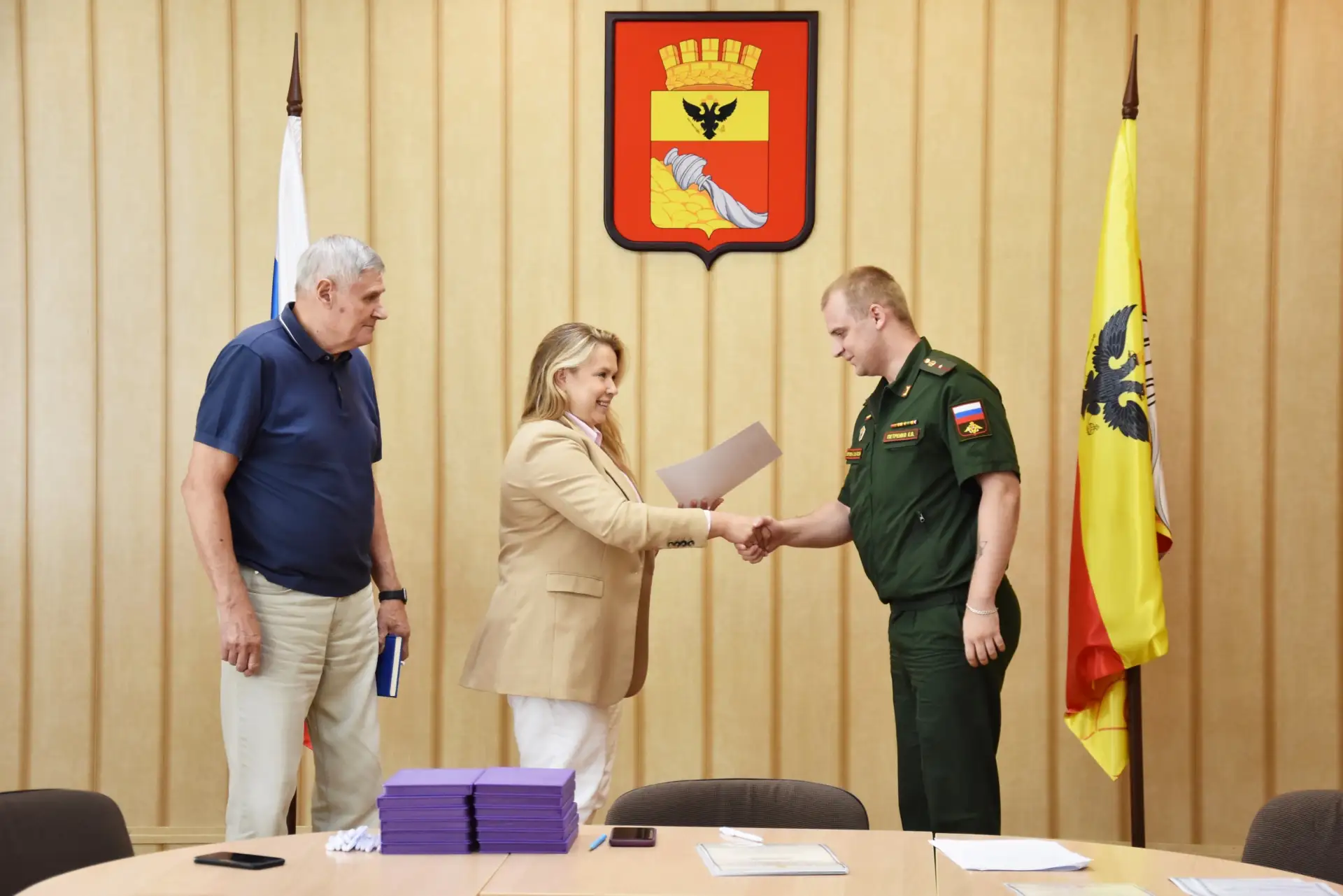 🎉 В Железнодорожном районе поздравили активную молодежь