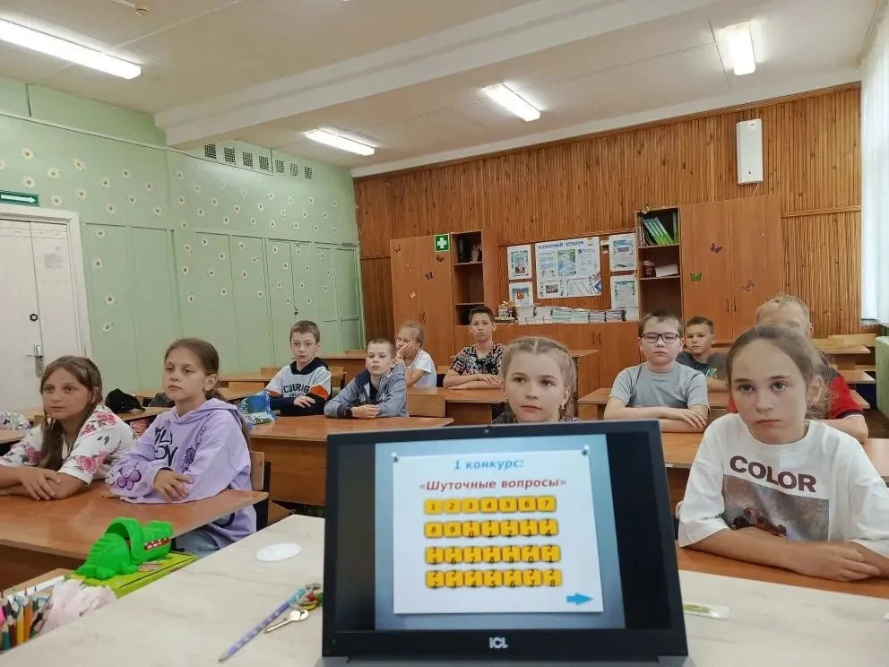 📢 В нашем лагере прошла интерактивная игра «Конкурс весёлых болтунов»!

В этот раз ребята разделили