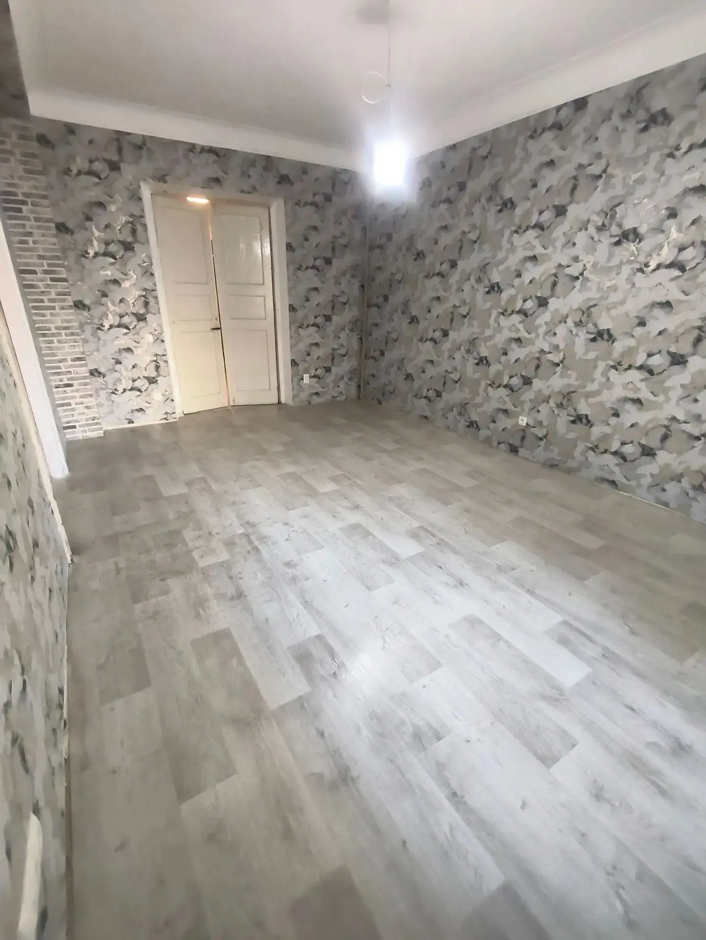 2-комнатная квартира, 56.1 м², улица Карла Маркса, Ленинский район, город Луганск