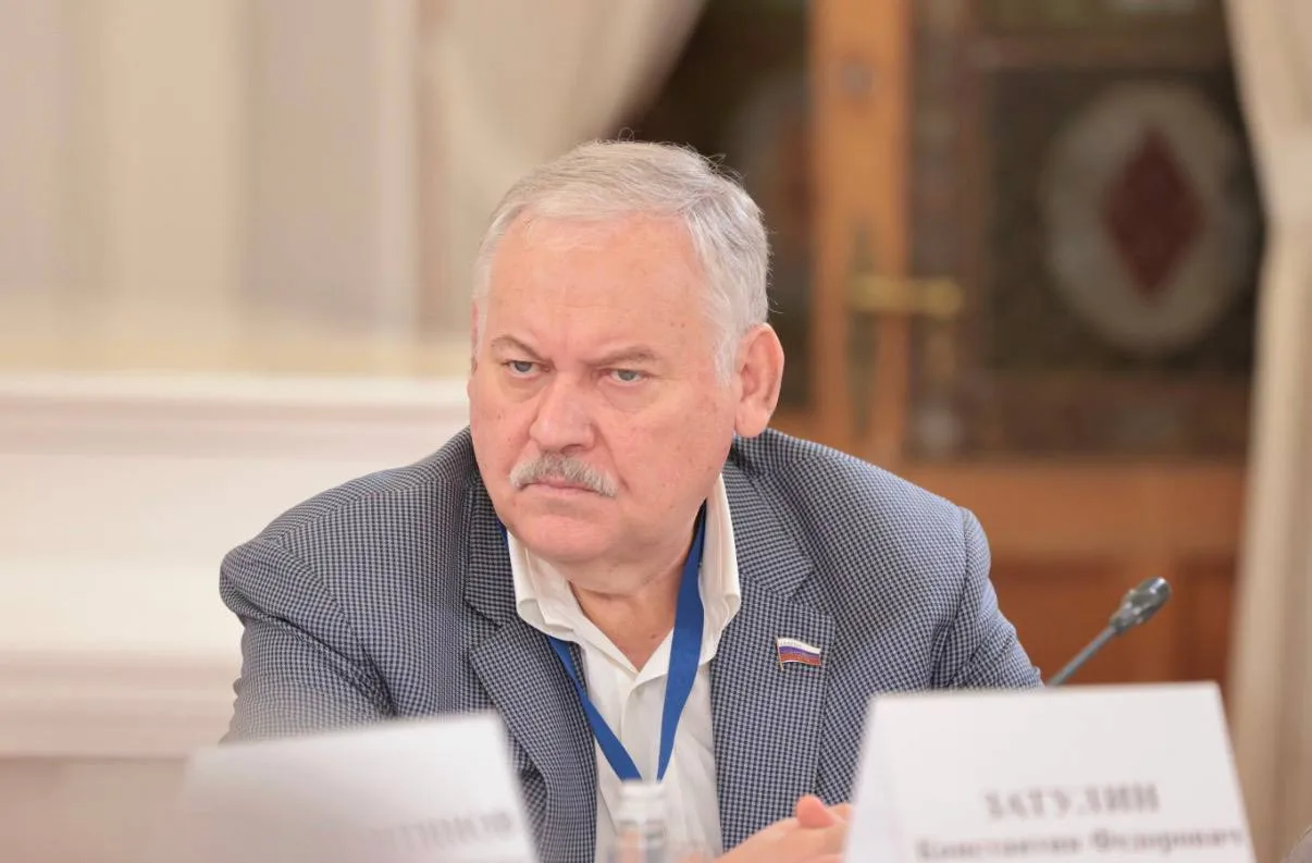 Продолжение
Последнее, хочу сказать. Вчера в кулуарах тут ко мне подходили. Товарищ излагал мне безо