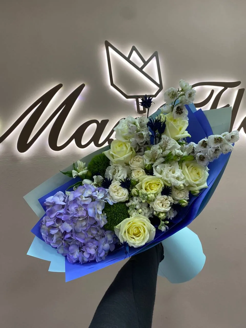 Бесплатная доставка цветов https://maxflorabuket.ru/collection/bukety