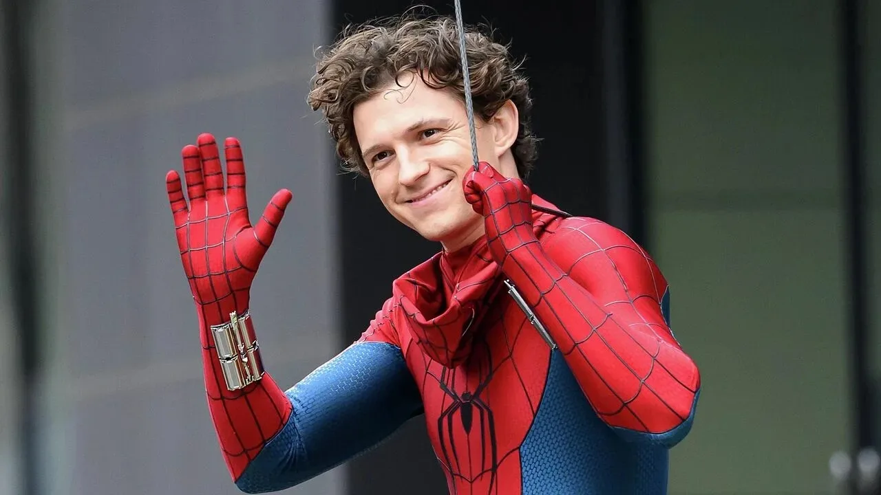 🕷️ Том Холланд — главное лицо летнего проката 2026 года

Сразу два фильма с Томом Холландом стали г