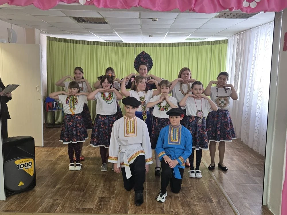 20 марта, прошёл праздничный концерт "Весеннее настроение". Учащиеся с 1 по 9 классы яр...