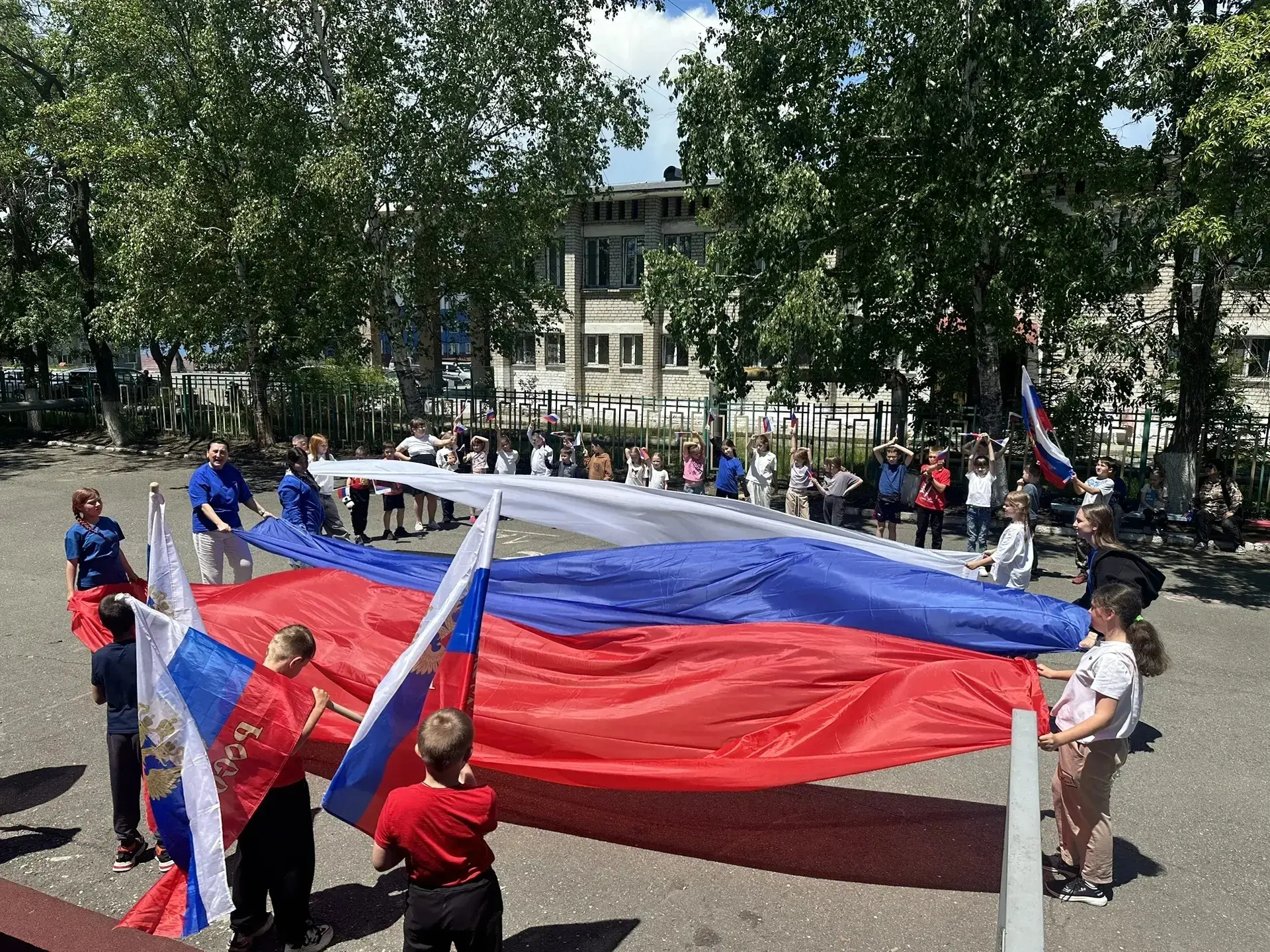 🇷🇺✨ "Родиной Горжусь!" – В "Солнышко" царит дух единства и патриотизма! ✨🇷🇺

🇷🇺11 июня, в пред