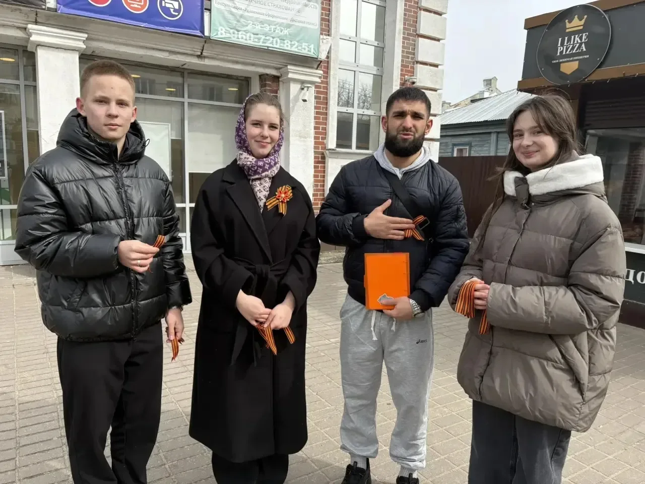 🕊️ Георгиевская ленточка — символ памяти, гордости и благодарности 🎗️  На этой неделе наша школа при