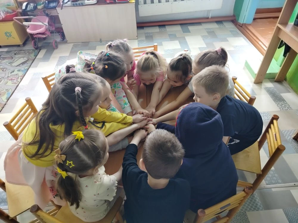 ❤️День друзей! ❤️

Сегодня особенный день — День дружбы! В нашей группе "Колокольчики" царила неверо