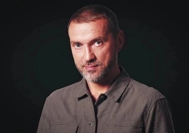 12 июня день рождения отмечает композитор Роман Игнатьев! Поздравляем!
Желаем творческого запала, лю