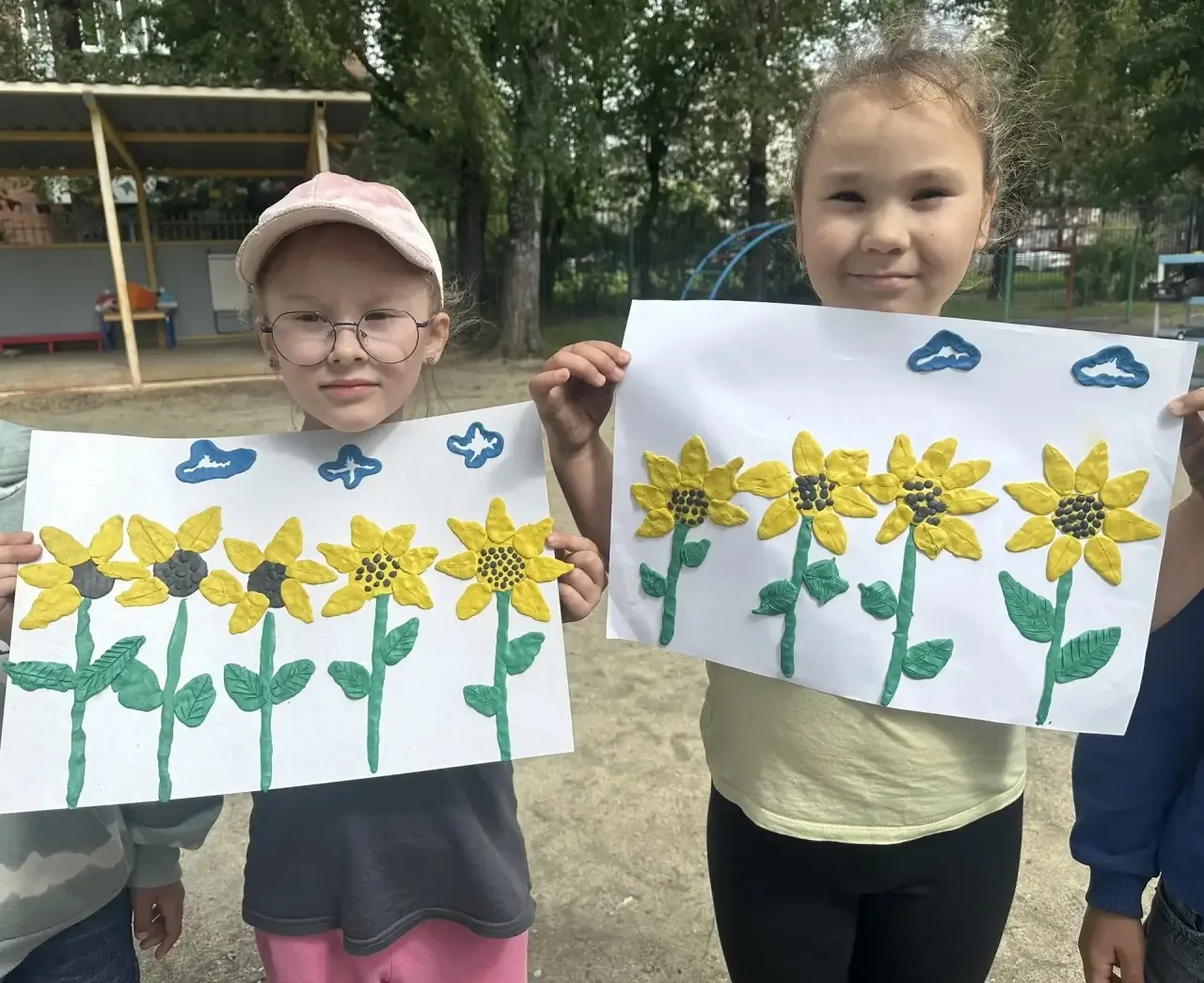 У нас тут выросло целое поле подсолнухов! 🌻

Вы только посмотрите, какую красоту создали наши масте