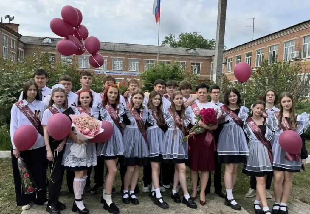 Сегодня во всех образовательных организациях Красноармейского района прошла торжественная линейка, п