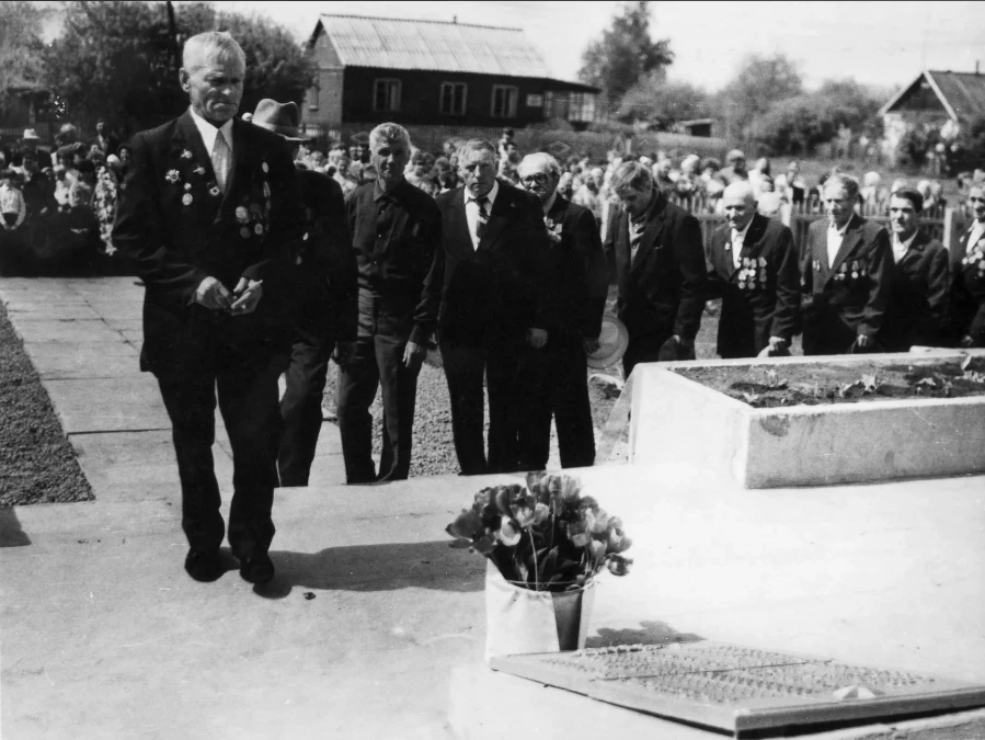 1 сентября 1990 года, в год 45- летия Победы в Великой Отечественной войне, на месте ск...