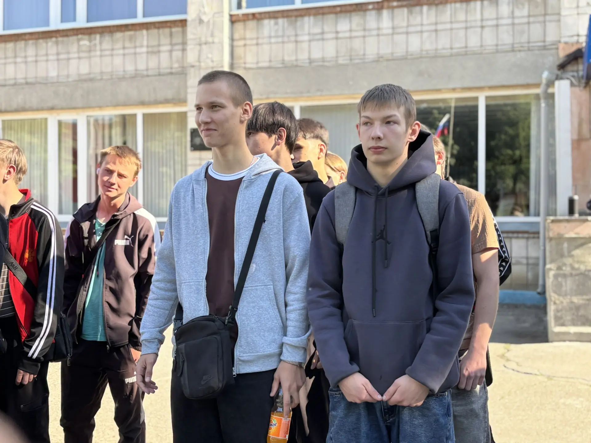 Начало недели 🔥

📌 1 июня в нашем колледже состоялась яркая утренняя линейка для студентов! 

Мы с
