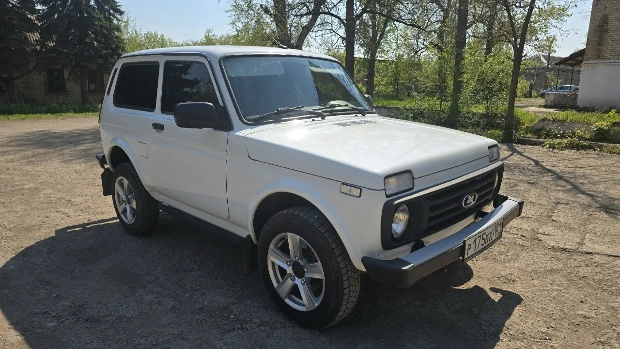Niva Legend 2024, Люкс комплектация. 
Состояние нового авто пробег 5 000 км. 
Пройдено 0 т.о . 
Допо