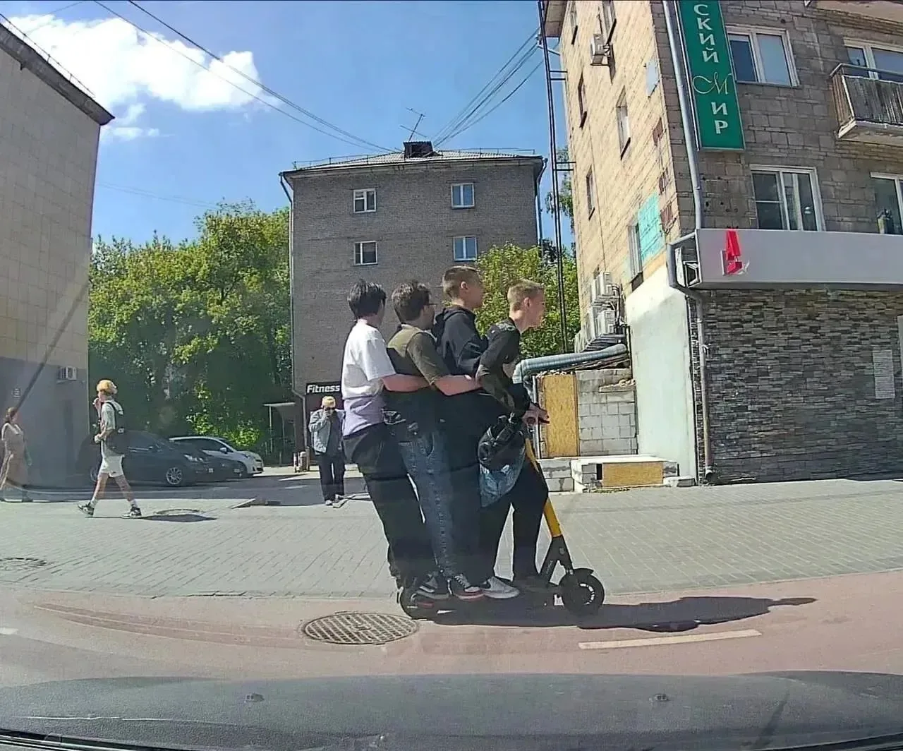🙃 «Самокатчикам приготовиться»: в Москве устроят масштабную проверку

23 июля инспекторы Госавтоинс