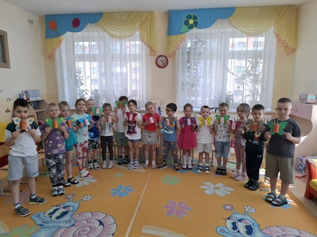 Занятие по аппликации «Бабочка из бумажной втулки» в старшей группе «Фантазёры» было на...