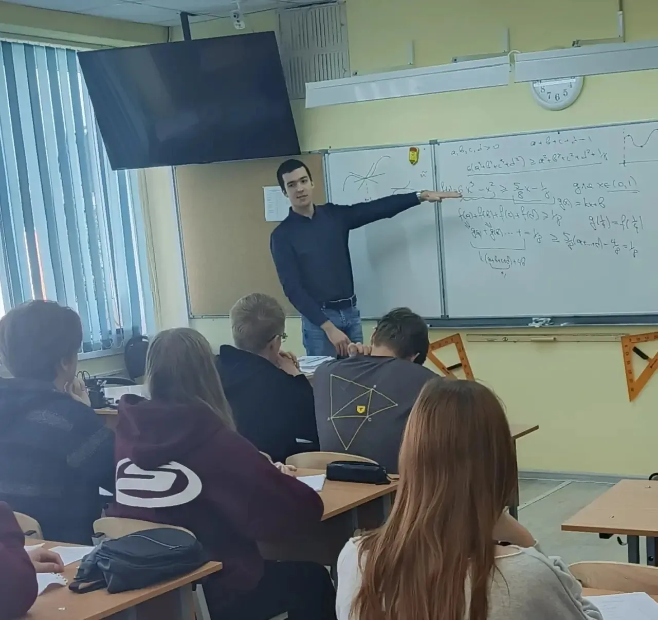 🎓 «Вернуться, чтобы вдохновлять»: наша добрая традиция в действии!