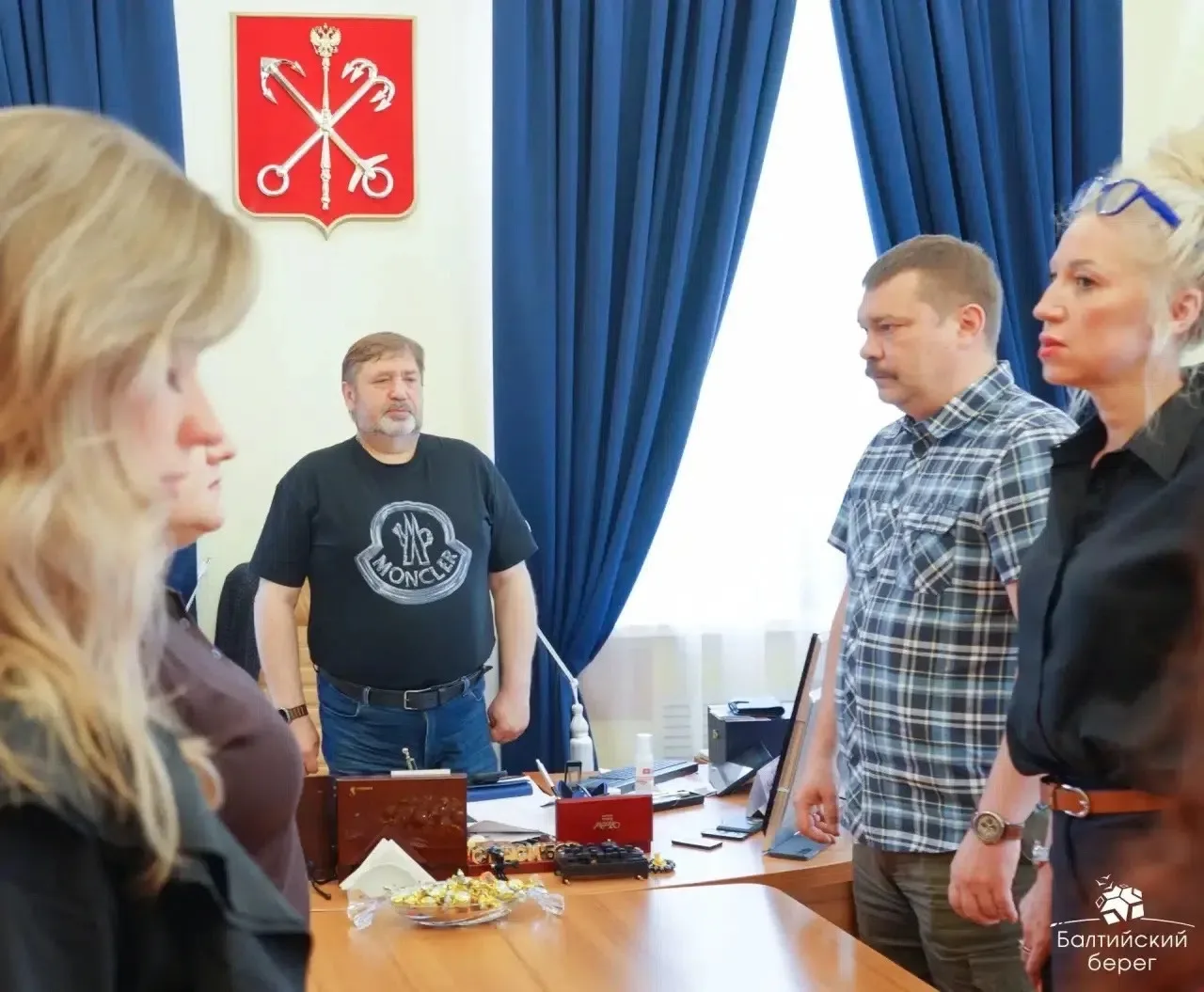 22 июня. 12:15 

22 июня — День памяти и скорби. В этот час по всей России была объявлена Общероссий