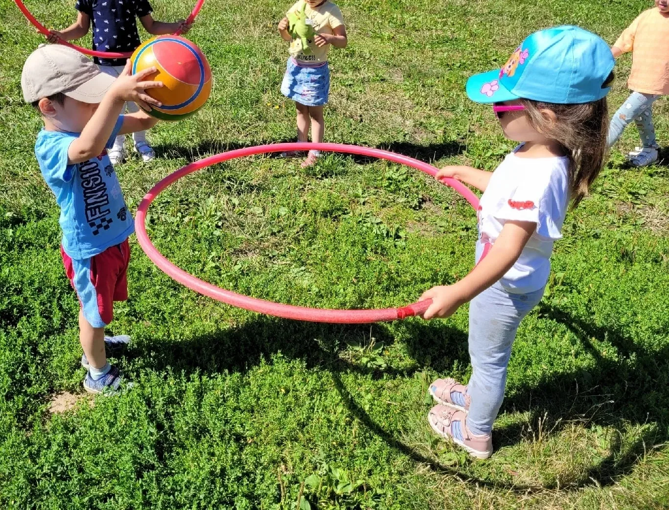 День спорта" - ⚽️🏸🏀

 Тематический день прошёл под девизом «Мы – спортивные ребята».

🎾🏓🎳Для ре