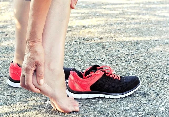 👟 Парадокс: мы покупаем дорогую обувь, но ноги болят всё равно