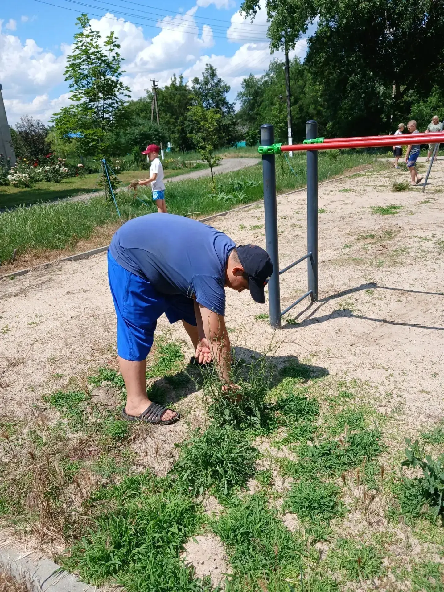 💥25 июня, в заключительный день,в нашем летнем пришкольном лагере прошёл день трудовог...
