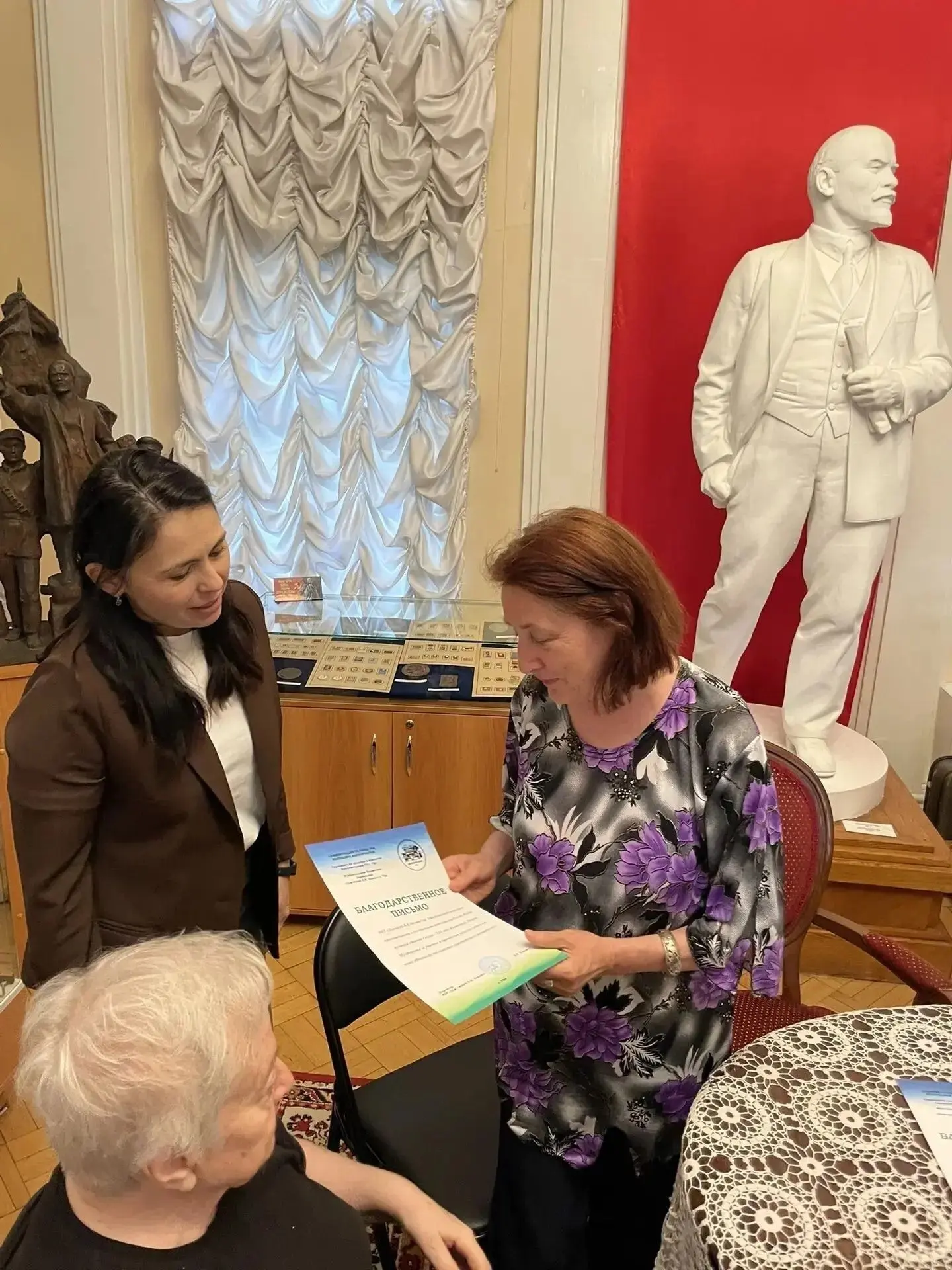 ФОЛЬКЛОР КАК СРЕДСТВО НРАВСТВЕННОГО ВОСПИТАНИЯ

Сегодня, 17 июля, в доме-музее В.И. Ленина состоялся