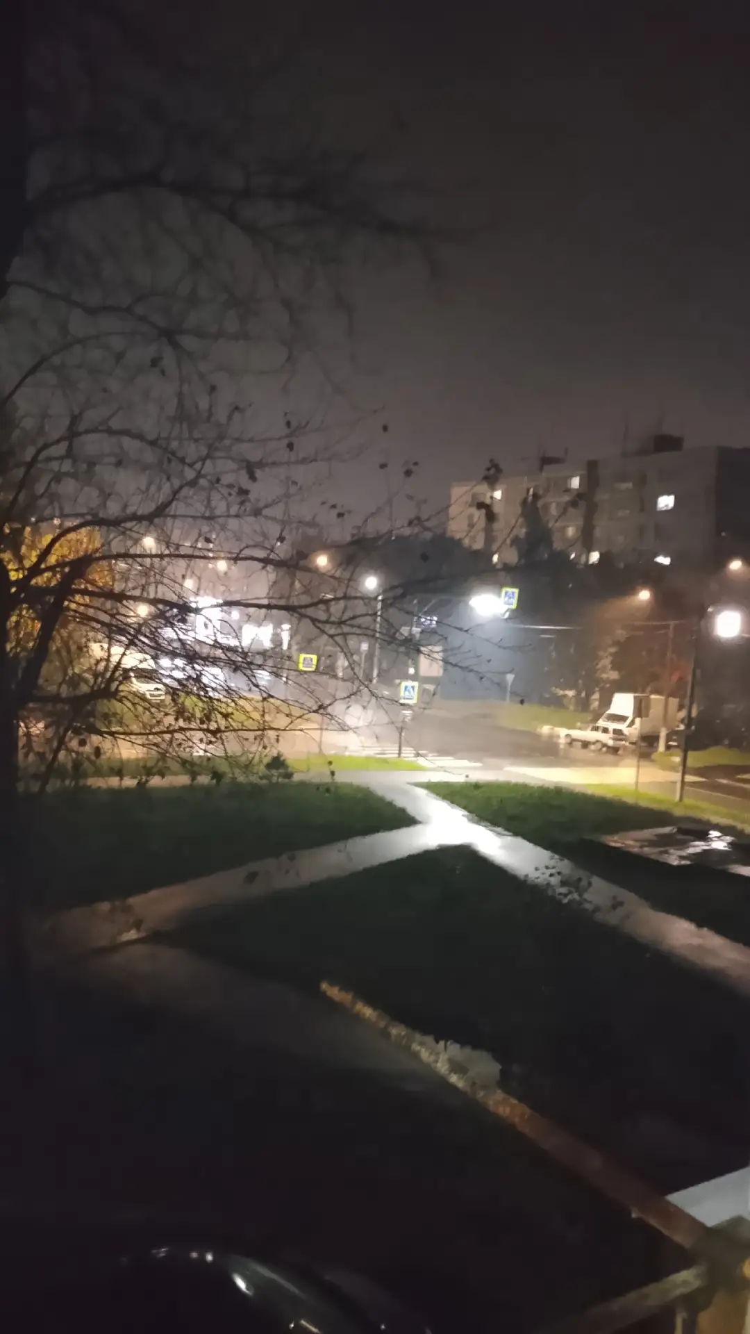 💨 Ночной город до сих пор в дыму после пожара на мусорной свалке и вонь гарью стоит