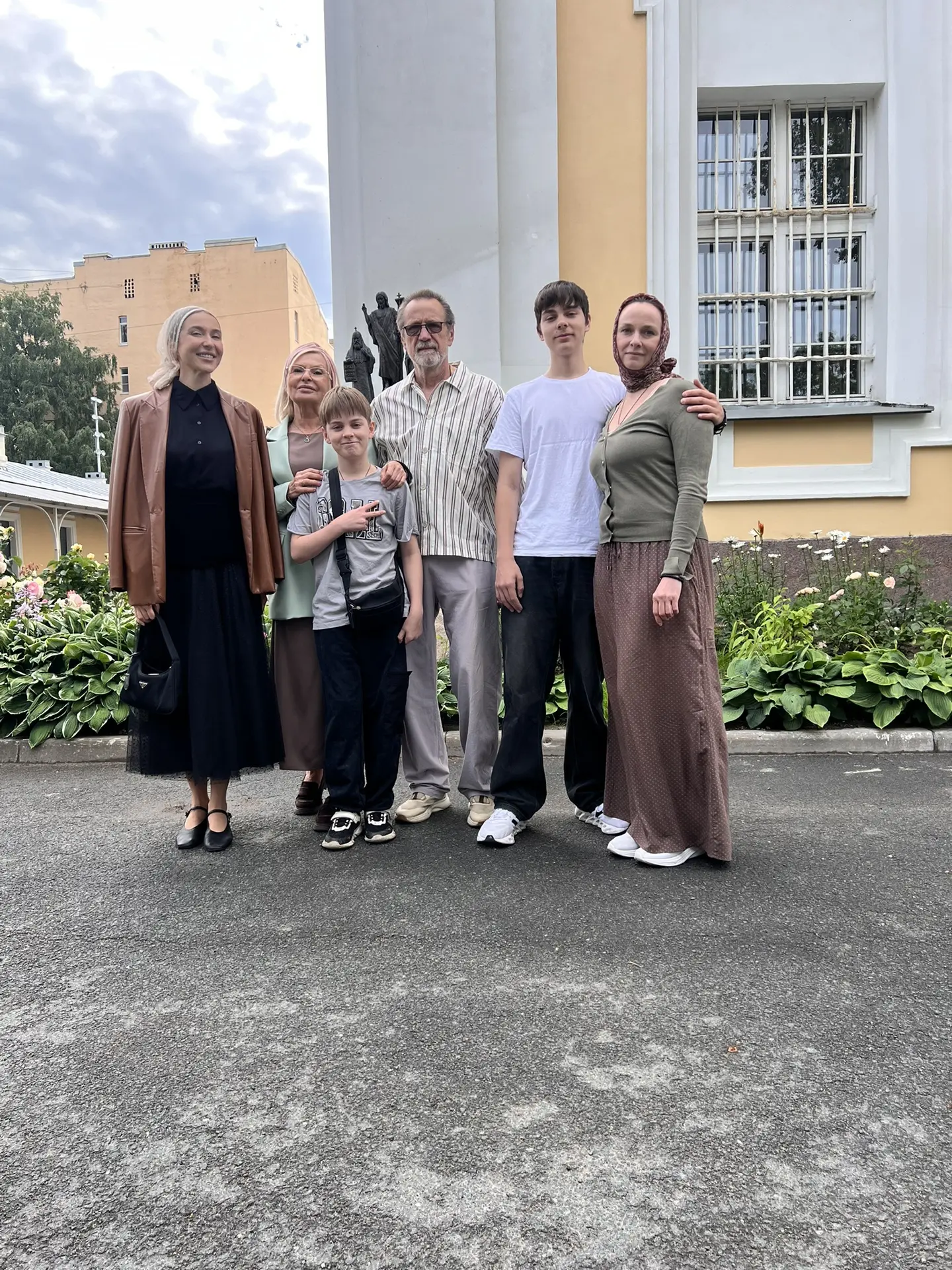 С днем семьи, любви и верности! 🤍🕊️🌼