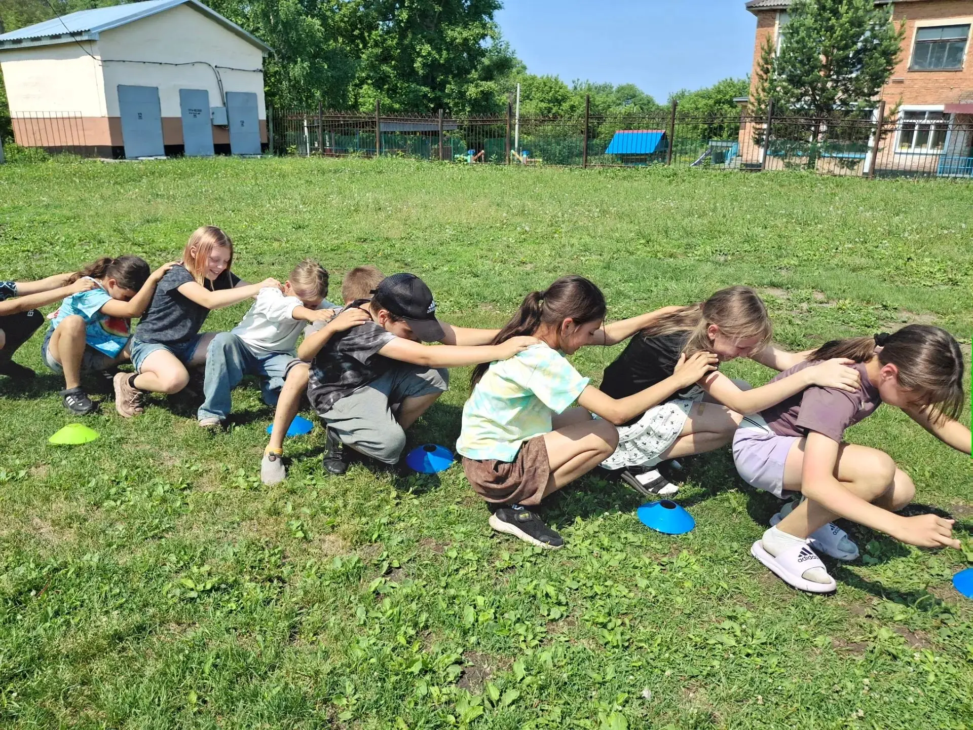 Ура, веселые старты на свежем воздухе! ☀️🤸‍♀️