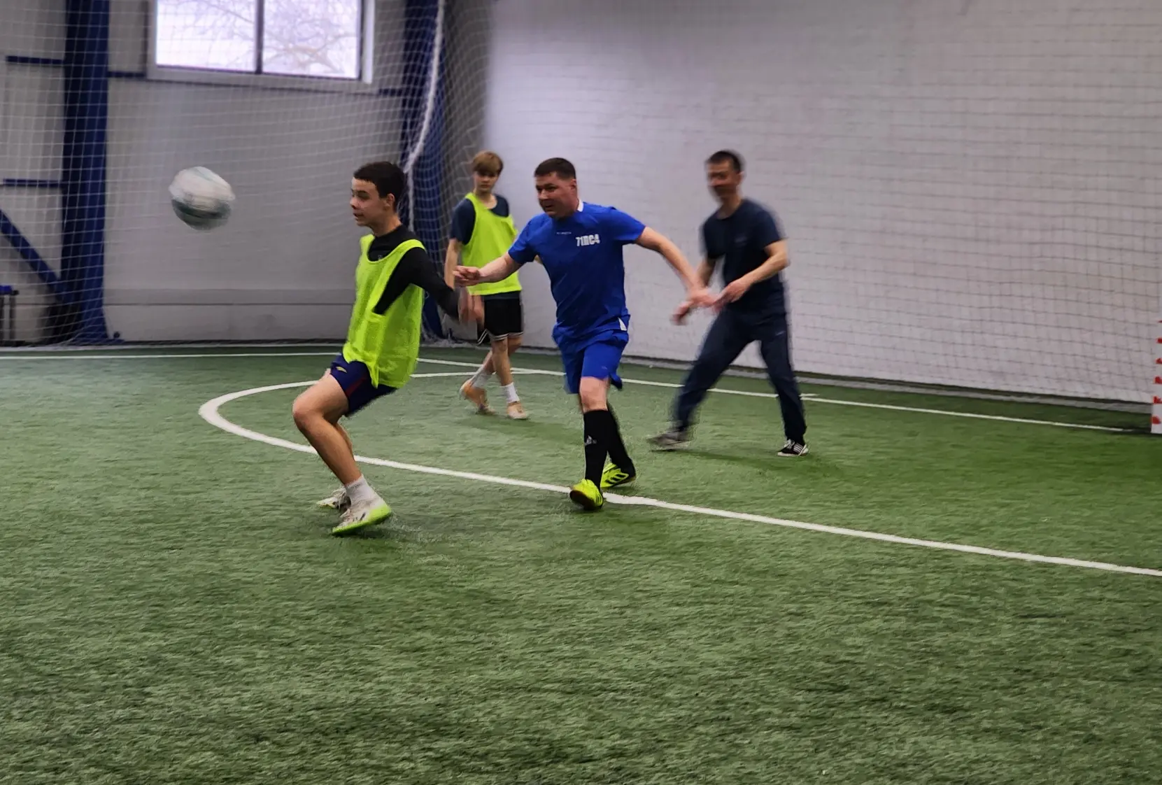 Спорт, дружба и уважение! ⚽️🚒  Сегодня наши ребята из школьной футбольной команды «Движения Первых» 