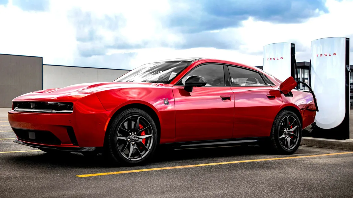 Dodge повысила цену на Daytona, чтобы вы выбрали бензин ⛽
