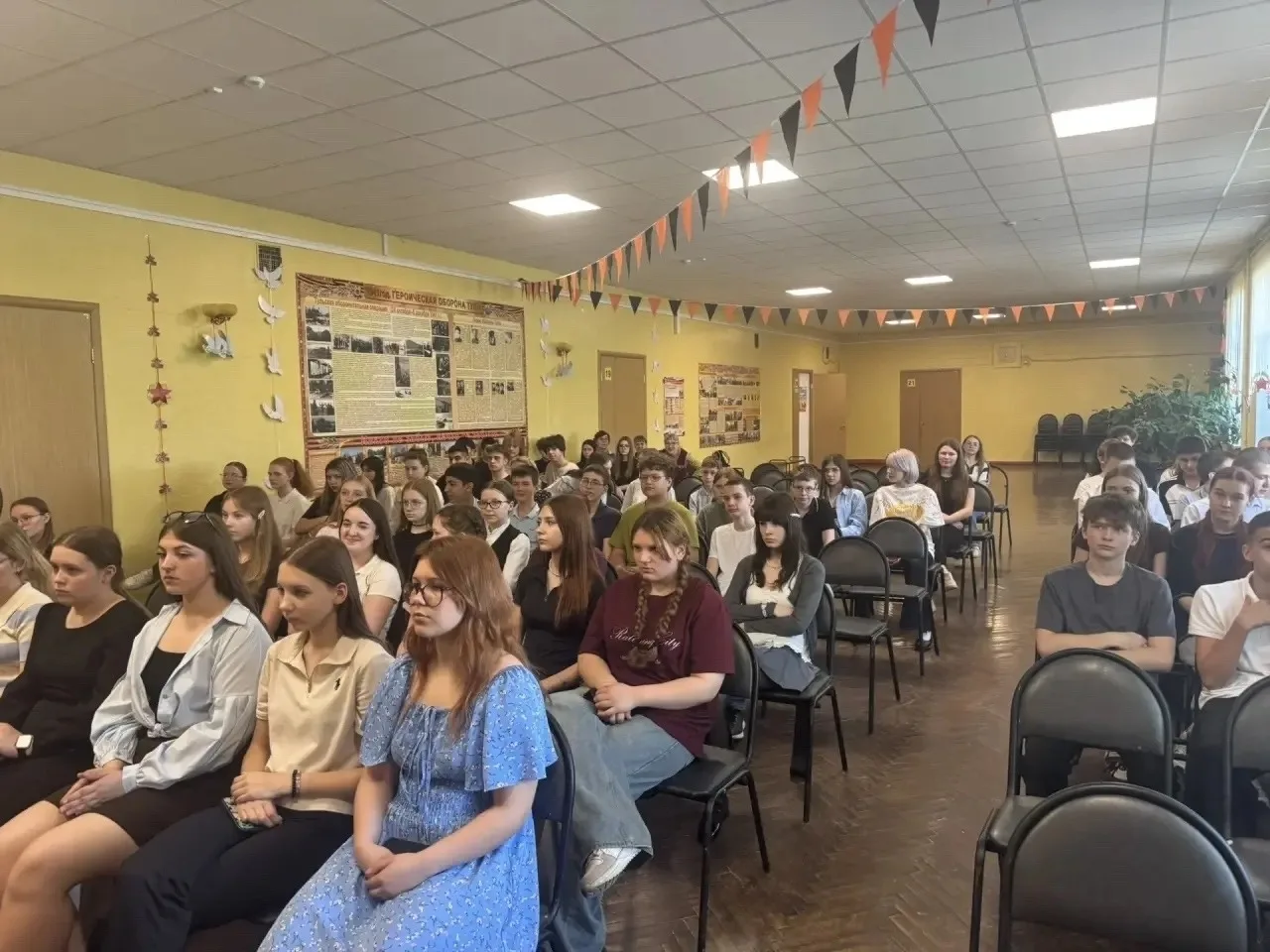 В МБОУ СОШ №17 в рамках программы «Пушкинская карта»  состоялся концерт Ансамбля народной песни «Кар