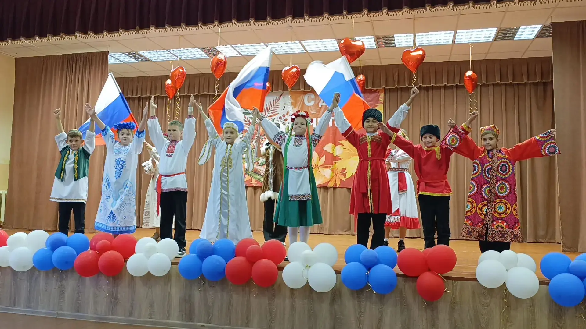 🎓 День учителя — праздник, который каждый из нас чувствует по-своему.
