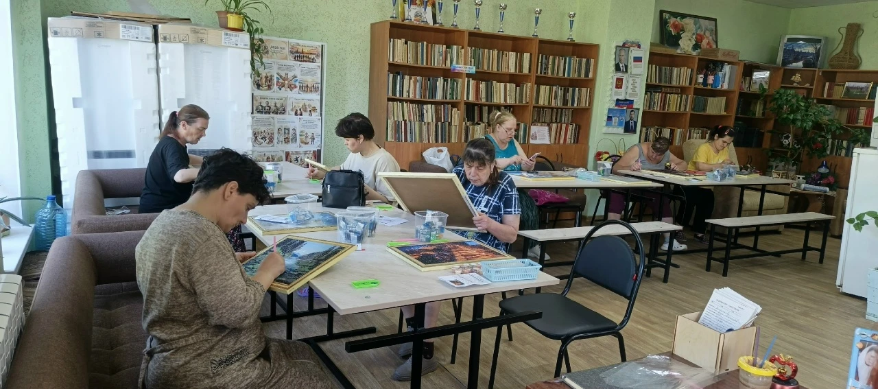 💙Наши "алмазные" успехи: Неля Руссу покорила нас павлином!