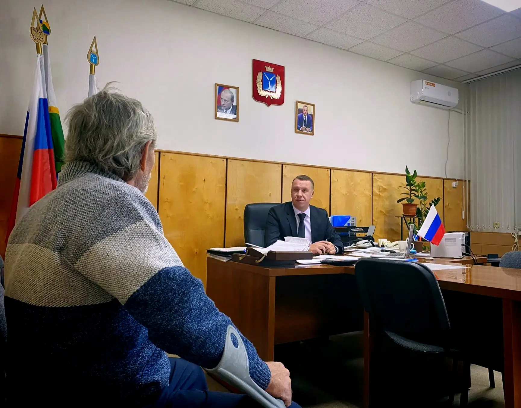 Провел еженедельный прием граждан