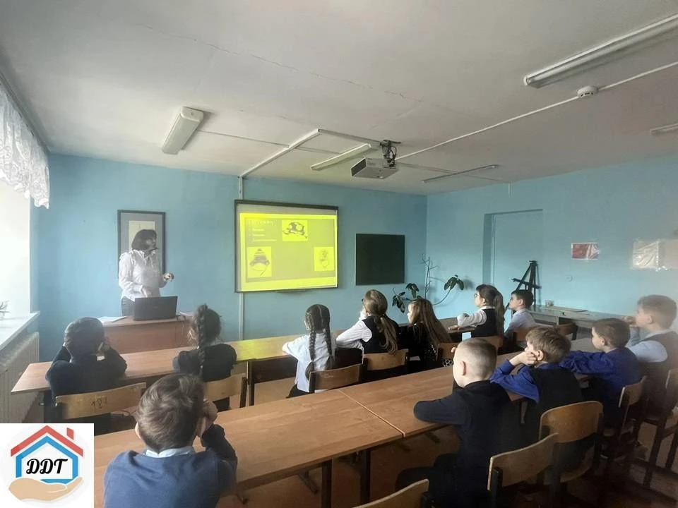 Сегодня ученики 2 Б класса Плавской средней школы №1( кл. руководитель:Татурина Нелли А...