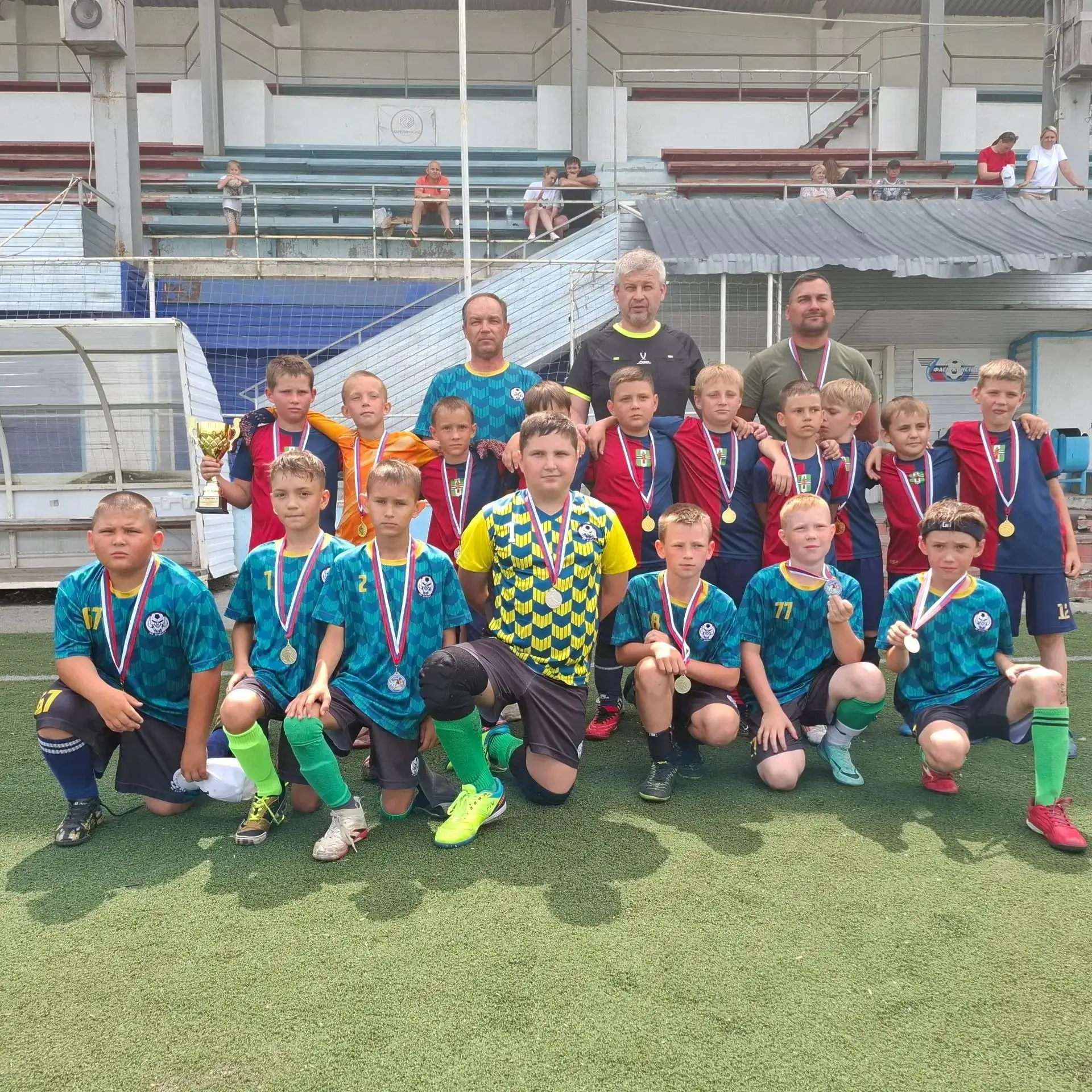 ⚽⚽⚽Отличные новости из мира школьного футбола! 
12–13 июня в Бердске прошёл региональный этап Всерос