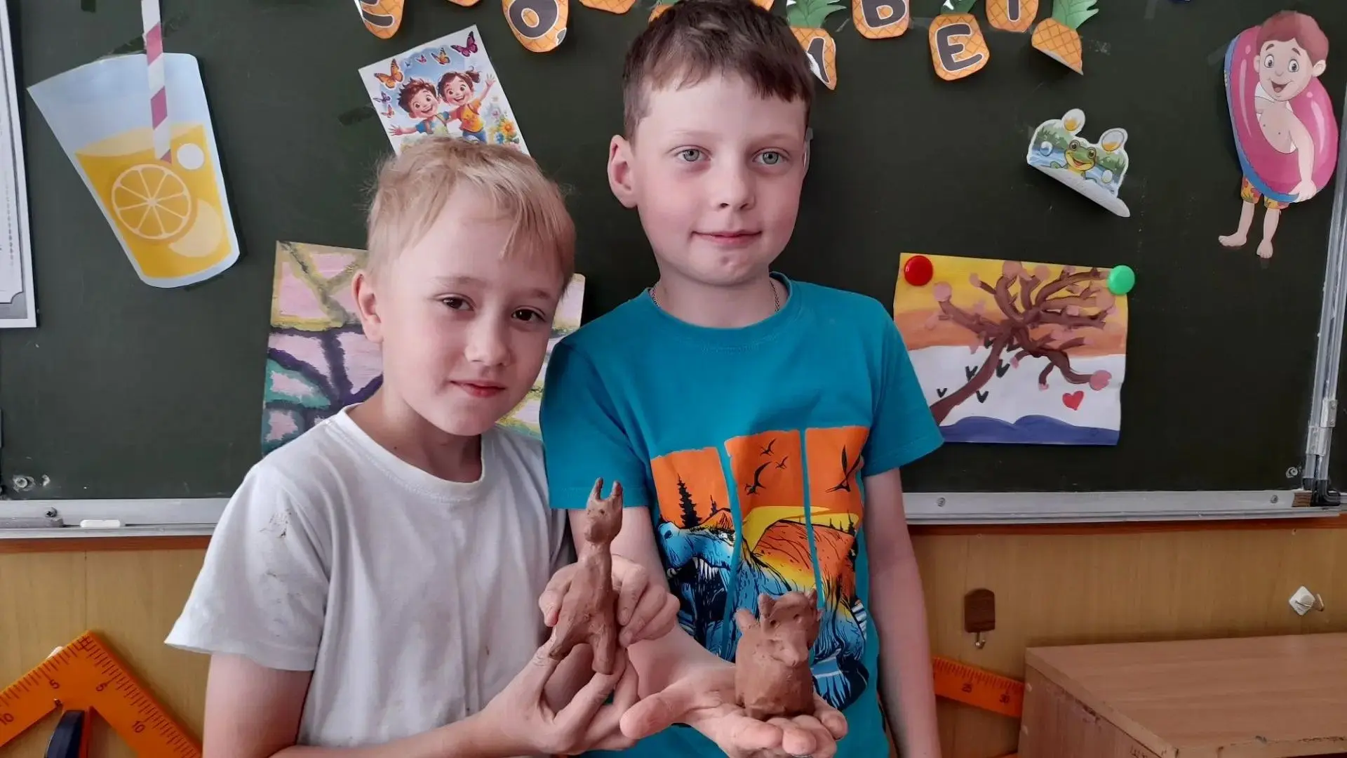 Путешествие в мир народных промыслов!
Сегодня в нашем лагере прошёл невероятно душевный мастер-класс