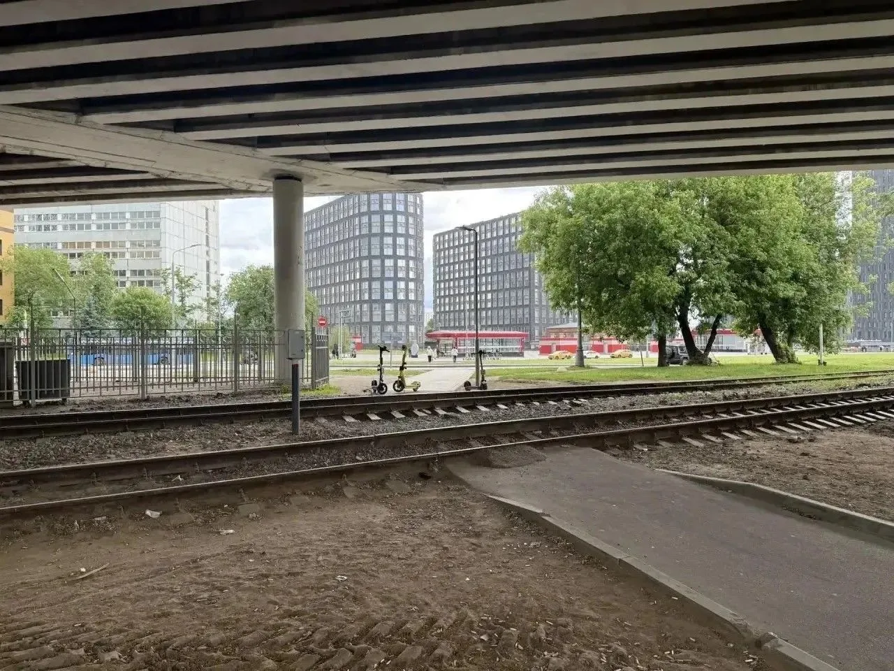 Нужен безопасный переход в районе метро «Стахановская»
 
В мае на одной из встреч жители Нижегородск