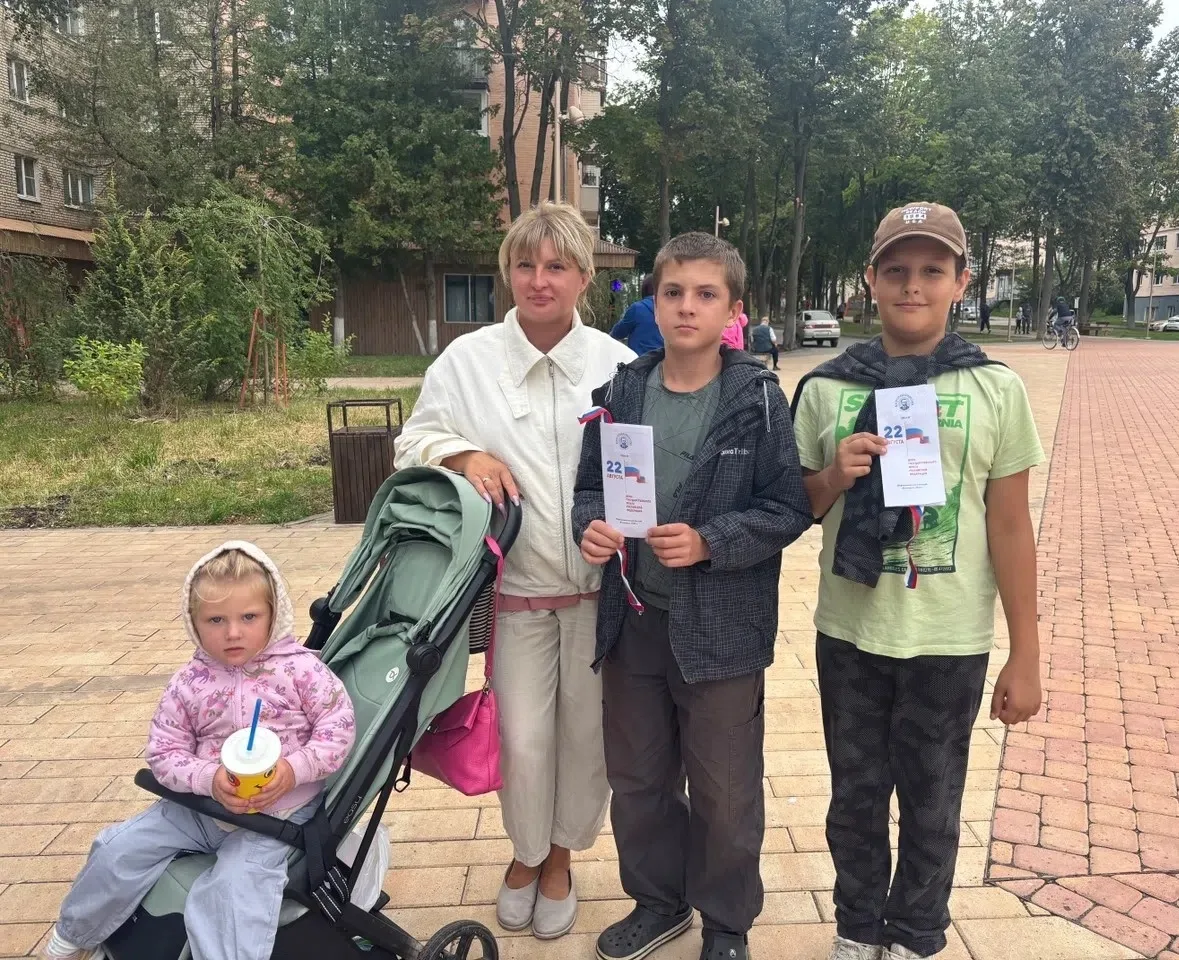 Ежегодно 22 августа наша страна торжественно отмечает День Государственного флага Росси...
