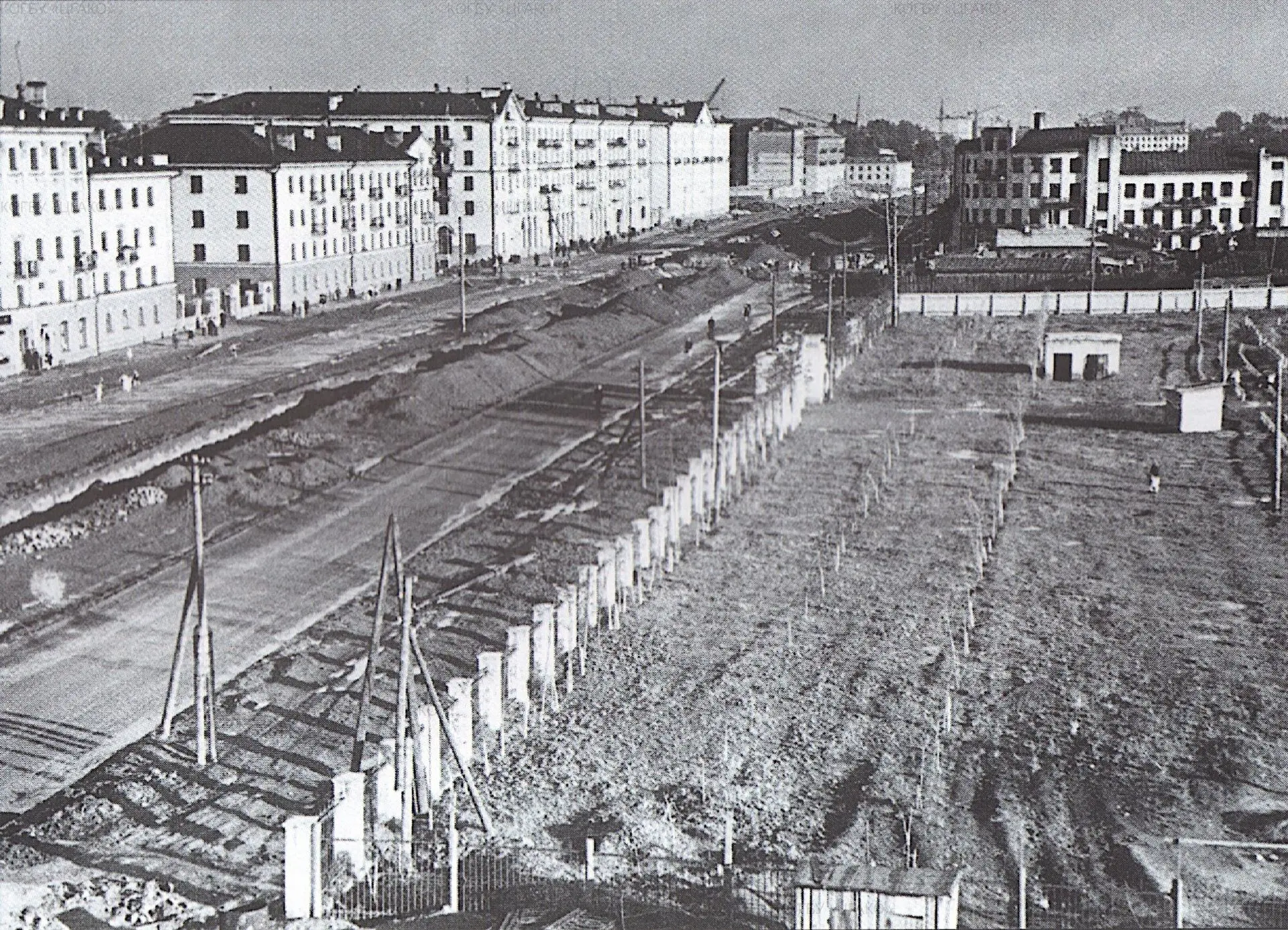 17 июля 1951 г. исполкомом Кировского горсовета принято решение об отведении земельного участка для 
