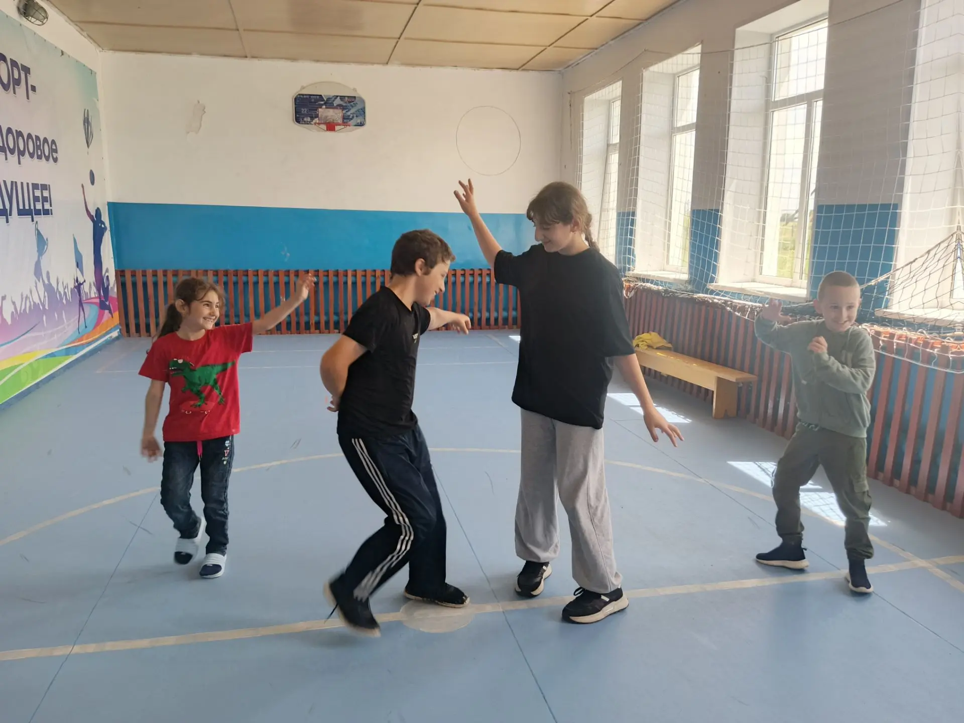 День народных танцев в «Алых парусах»! Прошел он под девизом «От лезгинки до калинки»!