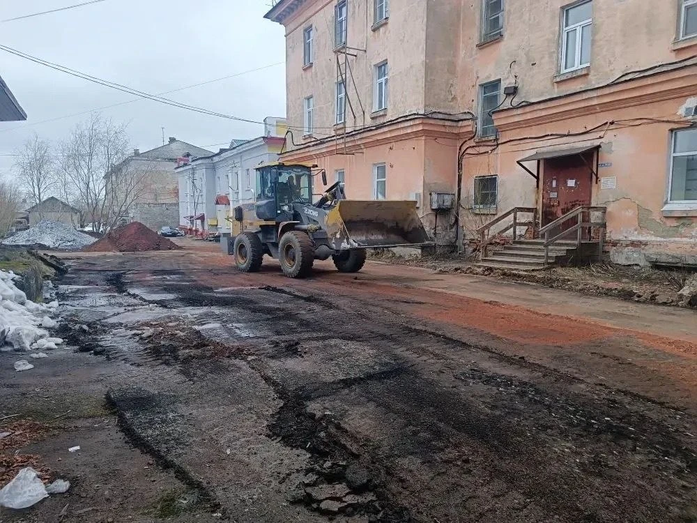 В Воркуте в 2026-м благоустроят 13 дворовых территорий и одно общественное пространство.  Работали с