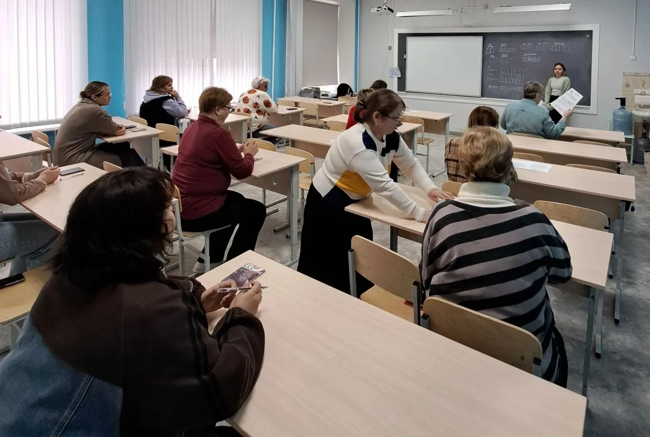 Сегодня в стенах МБОУ "Школа № 76" г. о. Самара царила особая атмосфера. Вместо привычн...