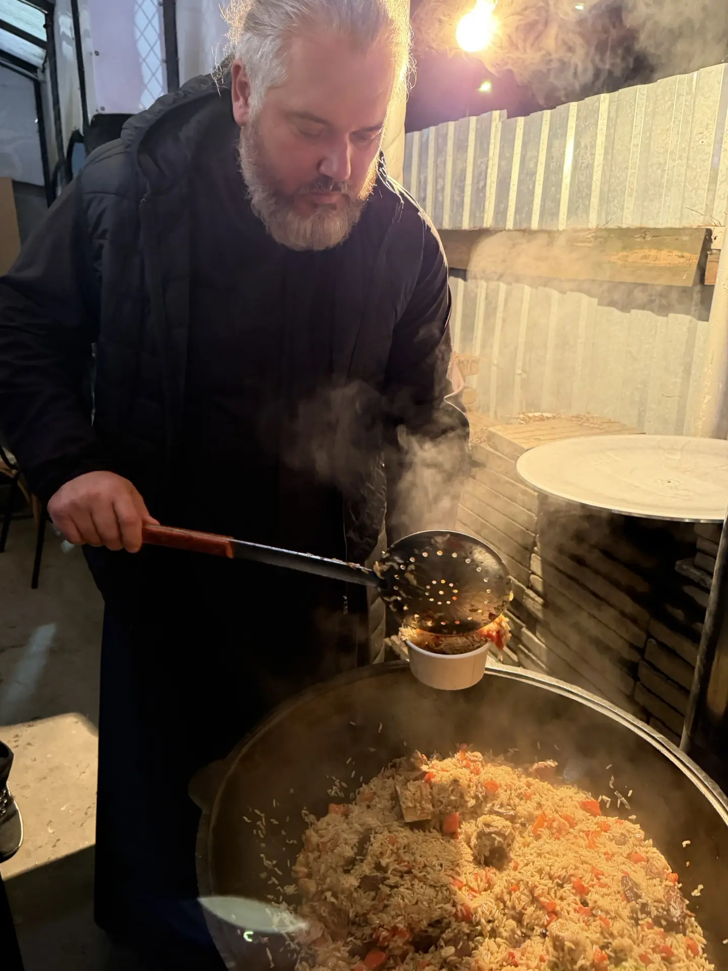 Папы приготовили плов и подтвердили, что они тоже могут