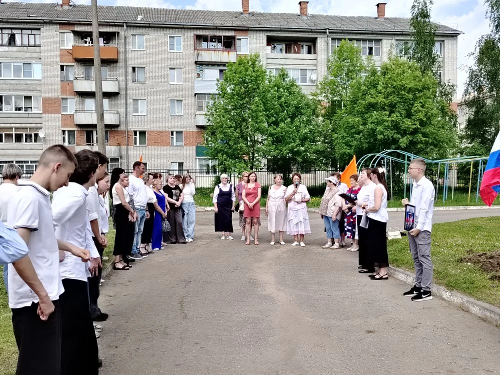 🕯️Аллея Героев: память, которая живёт.   🗓️ Сегодня, 22 мая, в центре образования «Средняя школа 8» 